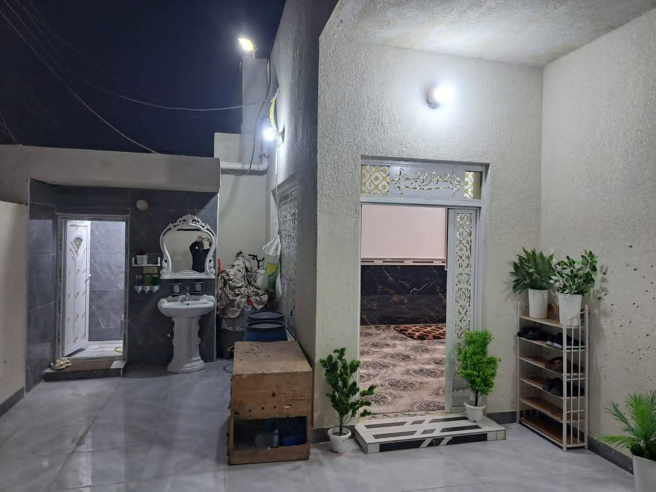 بسم الله توكلنا على الله
دار للبيع مساحه 200 متر واجهه 10 نزال 20 بناء حديث غرفتين وصاله ومطبخ واستقبال وصحيات بناء طابوك اعكاده  العنوان الماجديه سيد جميل الاستفسار 
***********
***********
