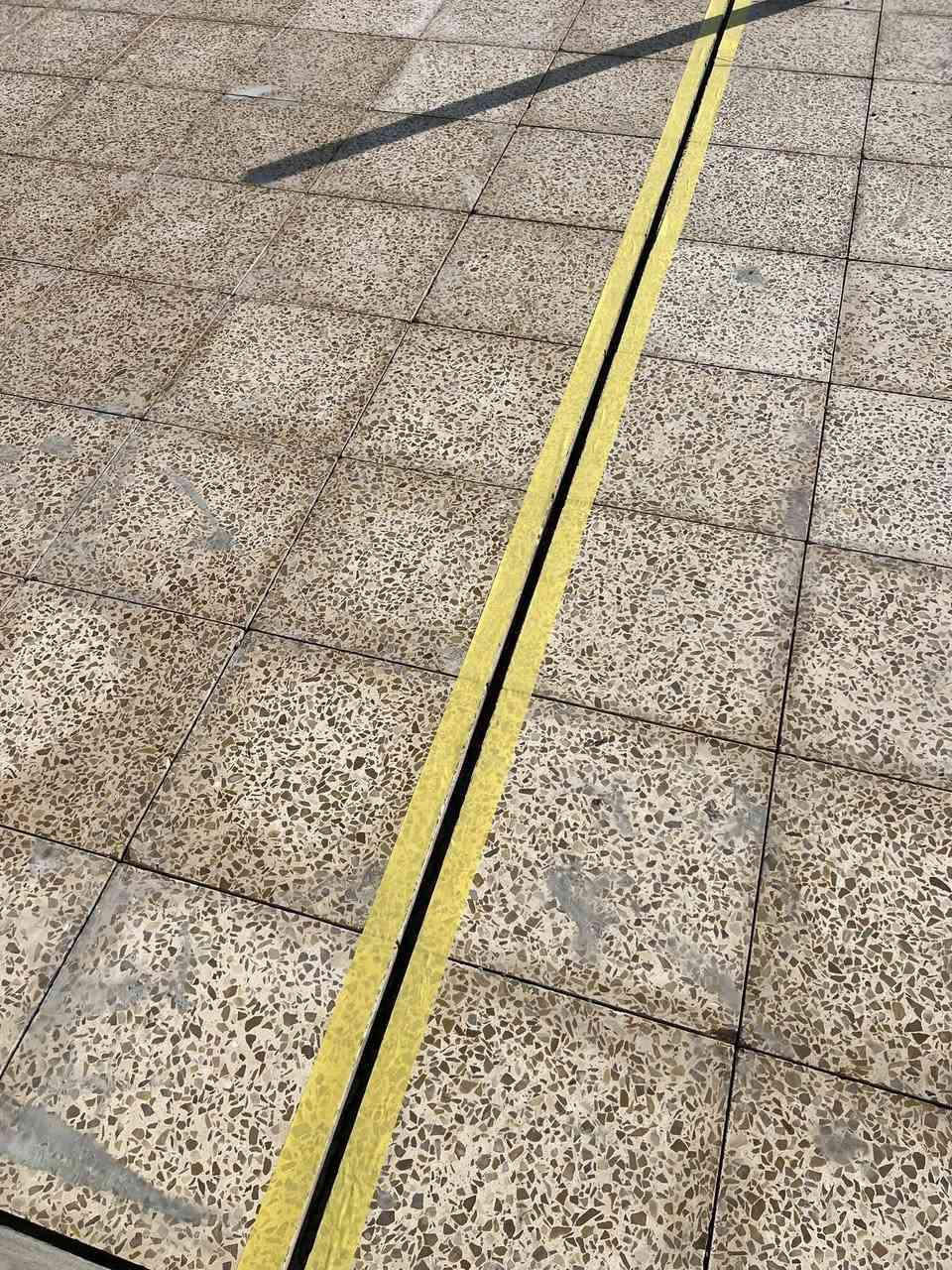 عبارة عن معجون (صوصج )  بولييوريثان غير قابلة للانزلاق لتعبئة الفواصل العمودية و الافقية . 

تستعمل في خزانات المياه , احواض السباحة ,تعبئة الفراغات حول الابواب و الشبابيك تستخدم على الخشب و الحديد و السيراميك و الكونكريت .
تمتاز بقدرة لصق قوية ومقاومة كيميائية و حرارية عالية . ذات قدرة على تحمل التغيير في درجات الحرارة حيث تعمل من -40 و حتى 80 
متوفرة بخمس الوان (ابيض , اسود, جوزي ,بيجي , )
صناعة يونانية 

العنوان /صلاح الدين/تكريت /القادسيه شارع الكراج 
هـ/***********  ***********
