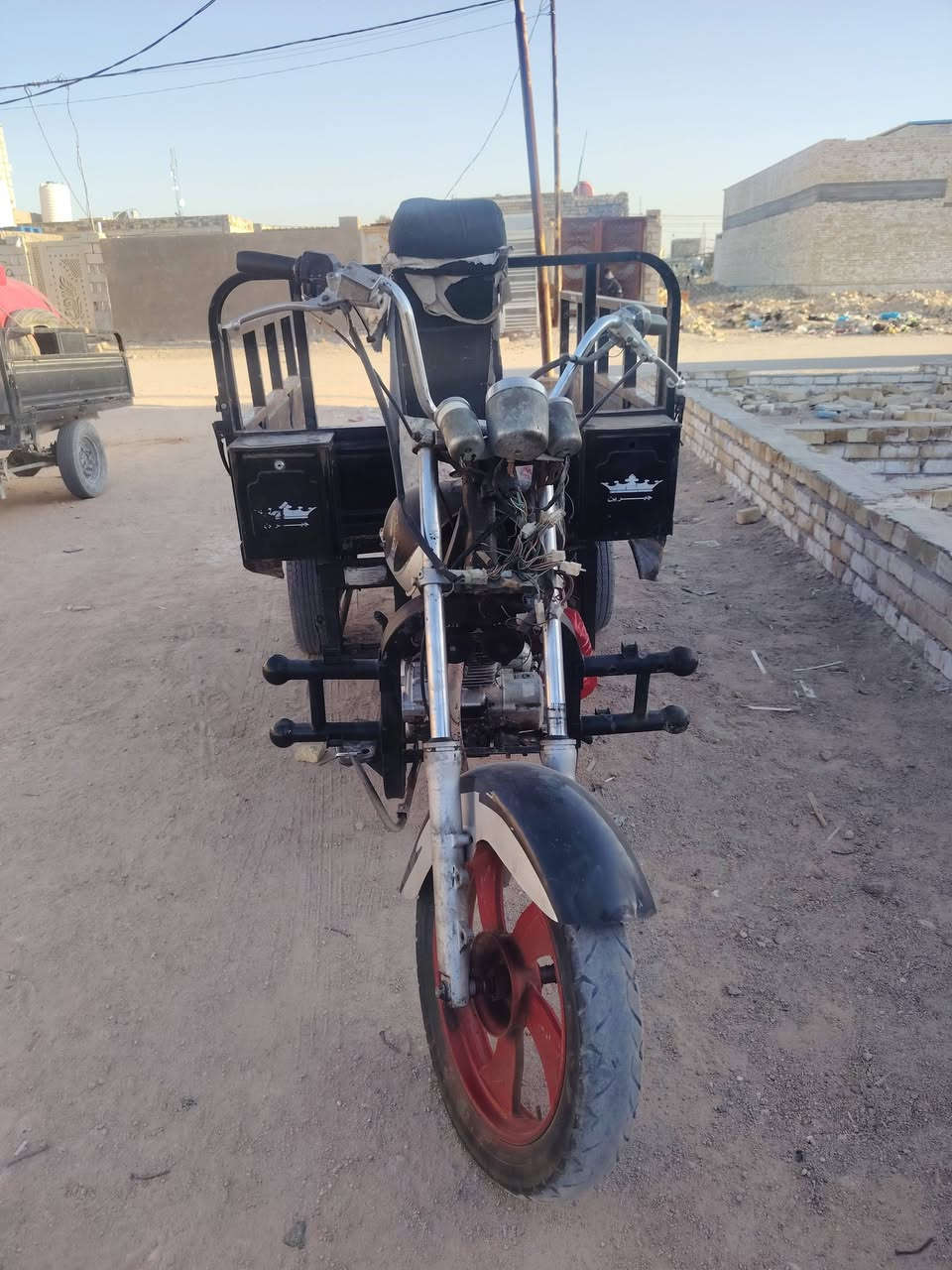 سلام عليكم ستوته متيأر مديل ١٧
أوراق ركبته بيه لحيم  مكينه مجفته بديه نضيف

المكان النجف سواق تلعفر ***********

السعر 600
