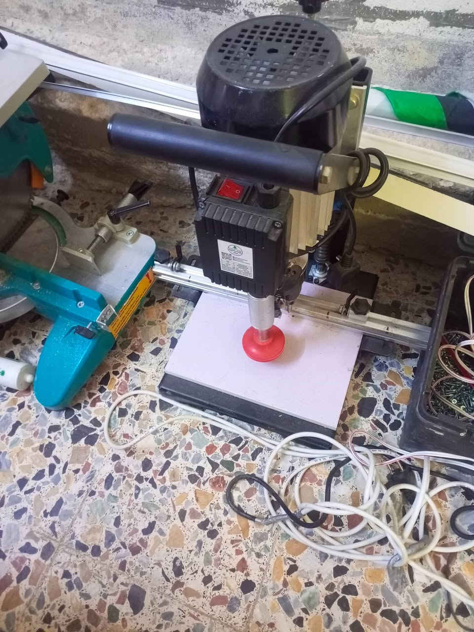 معمل كامل للبيع يحتوي عله كتر يلمز الحجم الكبير معواجه ٢١٠وطيرومكينه تشريح مال hdfودريلات عدد ٦ ميوزه عدد ٣ للتصال ***********
