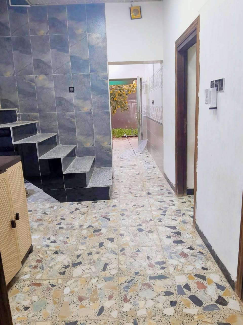 ⭕  . دار للبيع.  حي الصدر 
المساحة 200م  
الواجهة 10متر .  النزال 20 متر
 الارضي كونكريت غرفتين نوم صالة  إستقبال كبير مطبخ
 صحيات داخلية وخارجية طارمة وكراج 
ط١ عكادة  غرفتين نوم صحيات 
بناء تسعينيات. ترميم حديث 2020
الموقع. السماوة حي الصدر . نهاية مربع مدرسة الإسراء 
لمعرفة السعر وباقي التفاصيل 
ماعليكم سوى التعليق لتصلكم  على بريدكم الخاص 📨
         ٠٠٠٠٠٠٠٠٠٠٠٠٠٠٠٠٠
للأستفساراكثر زيارة مكتب عقارات اليزن الكائن في منطقة ال باني مجاور اسواق الكفيل او الاتصال على 
  *********** 📞   . *********** واتس مراسلة فقط
تابعونا لتصلكم كافة العروض 🤝
