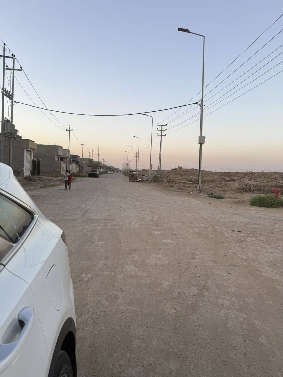 قطعة طابو صرف في حي ( الامير الثاني ) 
بجانب بيت استاذ ( سلوان ) 
تقع على شارع ( 30 ) وشارع ( 20 ) —( ركن ) 
مساحة ( 173 ) م 
تحويل ( مباشر ) 
خدمات - ماء - كهرباء 

للاستفسار مراجعة مكتب ( غيدان ) للعقار  
واسط - الزبيدية - مقابيل حي ( الصناعي )  
***********  
*********** محمد سيد غازي
