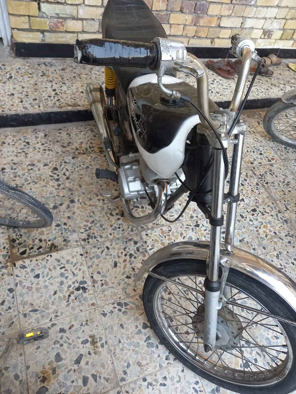 دراجة إيرانية نامة لبيع مكلف بل نشر
***********
