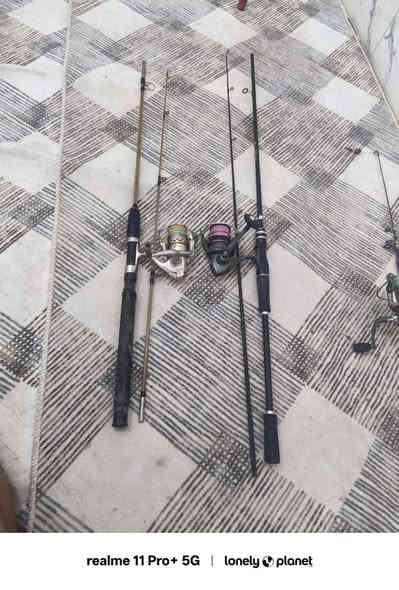 السلام عليكم.  متوفر للبيع اسبنرات صيد. ياباني. وامزون
عصى جيلاتين برتقالي صلي طول 240.  مكينه 4000
عصى جيلاتين شفاف  بالة طول 180. مكينه 3000
عصى كاربون. اسود بالة طول 210. مكينه 3000
عصى سلايت بترة ياباني لون ازرق طول 180 مكينة 3000 
عصى سلايت بترة ياباني بدون مكينه.   

عنوان غماس 👈السوك. قرب حسينية حجي صاحب
الجاد بالشراء يتصل ويدلل
هاتف ***********.
ابـــو احمد الاســـدي
