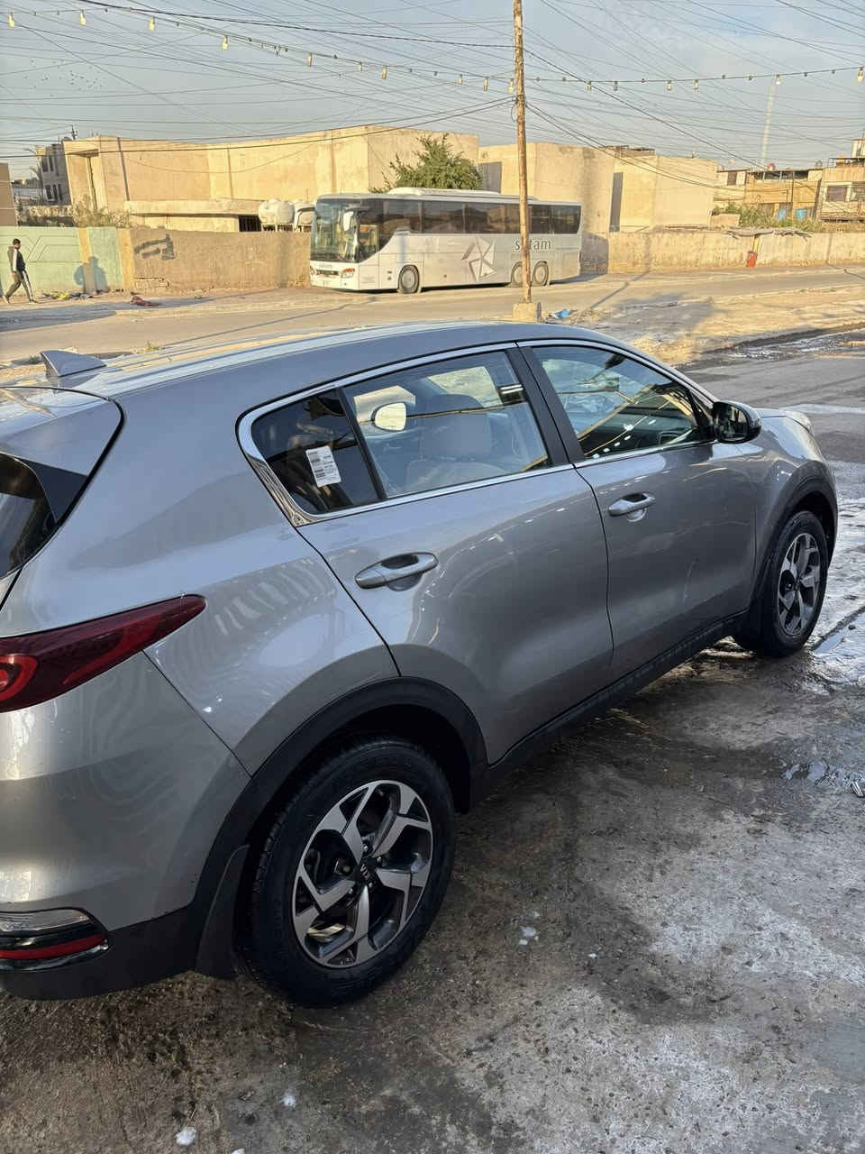 السلام عليكم
سياره سبورتج امريكي 
موديل 2021  
ماشيه 69,000
كير مكينه جديدات 
حداديه جديده 
رادار جانبي امامي خلفي 
مري شفط 
اشاير بل مري 
بيها ضرر جاملع وبنيد بدون دواخل 
السعر 140 $ 
لتواصل ***********
العنوان بغداد الجديده

