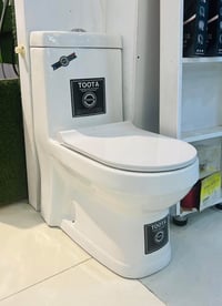 مقاعد • ابيض وملون • اسعار تنافسيه