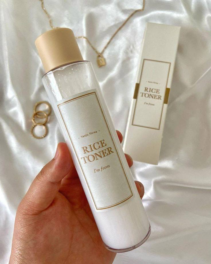 oner تونر الأرز

77.78% مستخلص من أرز من كوريا، مرطب للبشرة 🤍✨✨

يحتوي تونر الأرز هذا على 77.78% من مستخلص الأرز، مما له فوائد واضحة في العناية بالمرونة. إن تكوينه لحاجز وقائي ليس فعالاً في منع فقدان الماء فحسب، بل يزيل أيضًا خلايا الجلد الميتة، مما يجعل البشرة رطبة وبريقًا من خلال إعادة توازن البشرة الجافة والمتعبة. لا يقتصر تونر الأرز هذا على أنواع معينة من البشرة، فهو يناسب الجميع بشكل جيد، بما في ذلك أنواع البشرة الدهنية والحساسة والجافه والمختلفة 
المنشأ كوريا الأصلي 🇰🇷🇰🇷🇰🇷

السعر 18 الاف 
🚘يوجد خدمة توصيل لجميع محافضات العراق🚘


**إذا كنت صاحب هذا الإعلان وتريد حذفه لأي سبب، رجاءا أرسل رسالة إلى الدعم الفني**