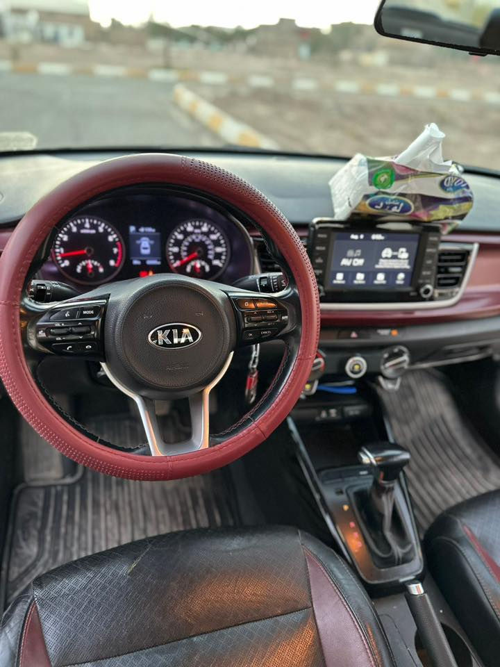 كيا ريو الشكل الجديد موديل 2018 
محرك 1600 
محرك وكير  بلاد كفالة 
مواصفات 
كامرة خلفية 
رادار
كشن جلد
شاشة تدعم كار بلي
تحكم ستيرن 
قفل سرعة 
نضام اوتو ستوب 
السيارة استخدام شخصي ماشية ٧٠ الف 

حادثها كما مبين في السونار مرفق بالمنشور 
السعر ٩٥ وبيها مجال 
الاتصال ***********
