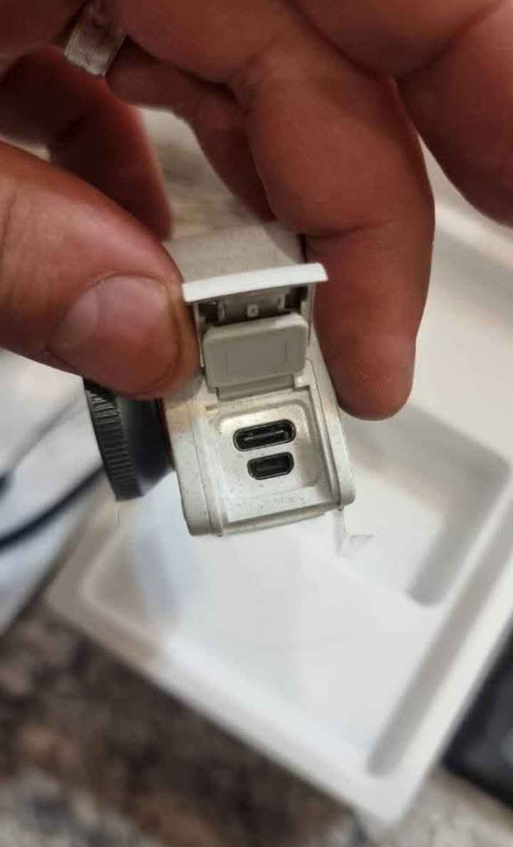 سلام عليكم يوجد كامره للبيع جديده
***********
سعر 170 وبيه مجال بسيط
