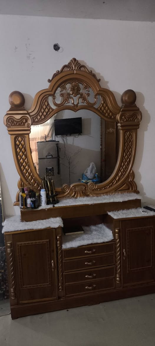 غرفه نوم حطاطه ثقيل للبيع شرط نظافه فول للاستفسار ع الخاص او الاتصال ***********
