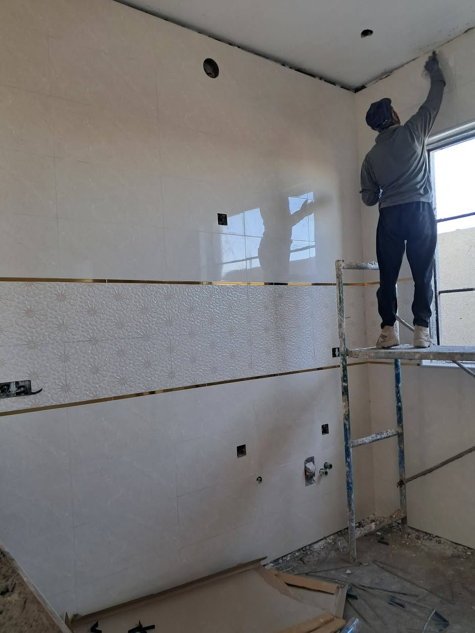 السلام عليكم 
متوفر حاليا كادر سيراميك بورسلين كاشي ومرمر شغل شرط مهندس يرضي الله قبل كلشي الاتصال ع هاذ *********** بي واتساب
