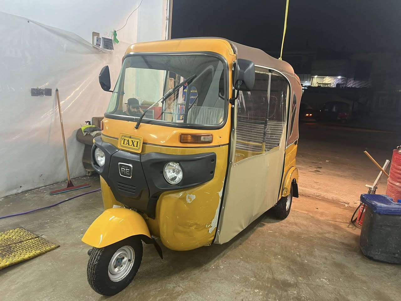 سلام عليكم تكتك واحد21 لونين شهر الرابع تكتك خير من الله مكينه اكسن كلجات خير من الله اتحط سويج بوجك لشغل بس الكشر يرادله شغل ..مكاني بغداد حي اور ***********…..السعر 5ونص وبيه مجال حك الجيه اوراق مامرقمه كامله اوراقه المصطفى
