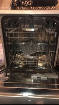 غسالة صحون • قليل الاستعمال • ١٢ نفر