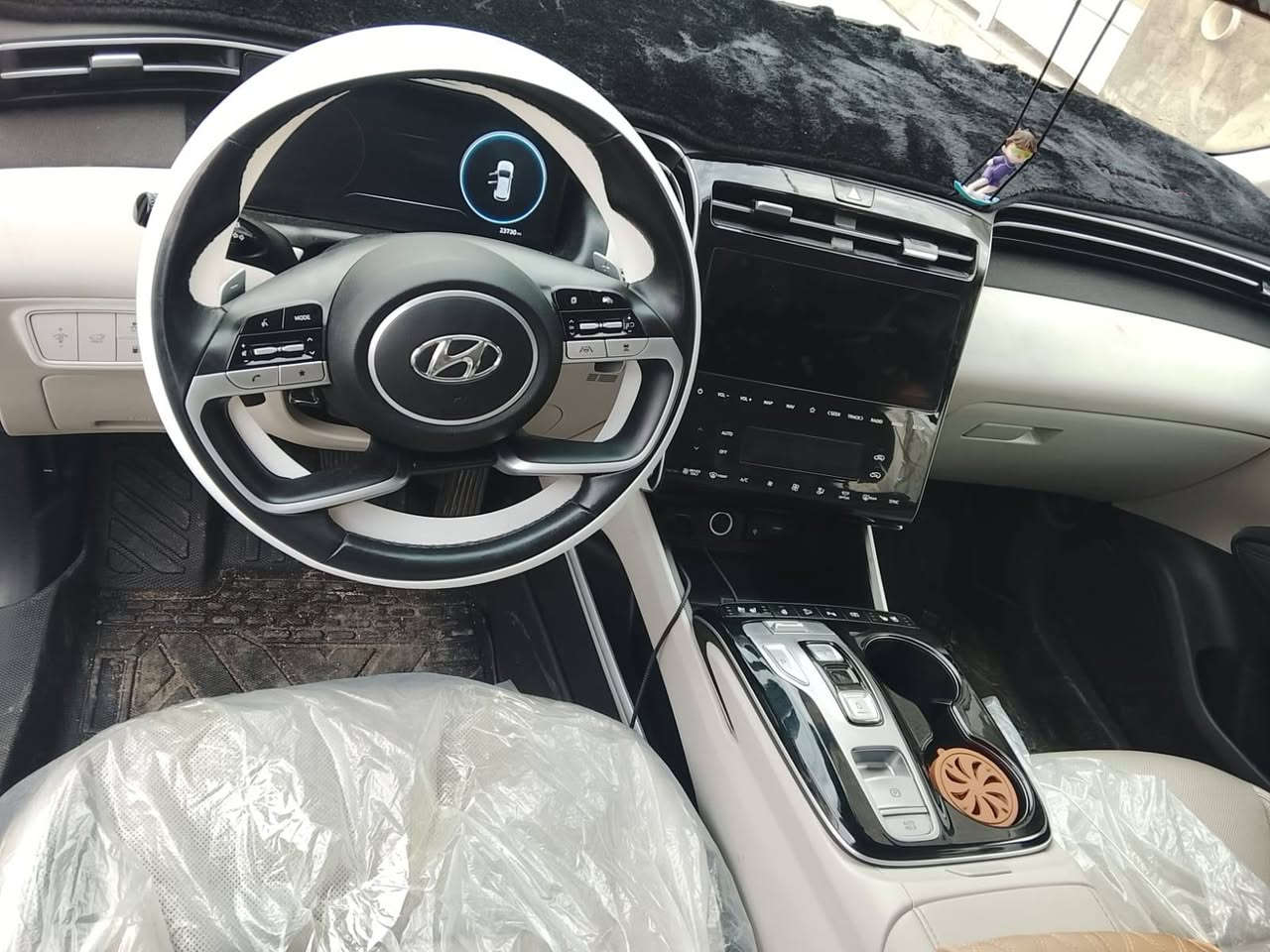 سلام عليكم  توسان فول موصافات لمتدد  موديل 24رقم بغداد  السعر 220وبيه مجال للستفسار اتصال ***********
