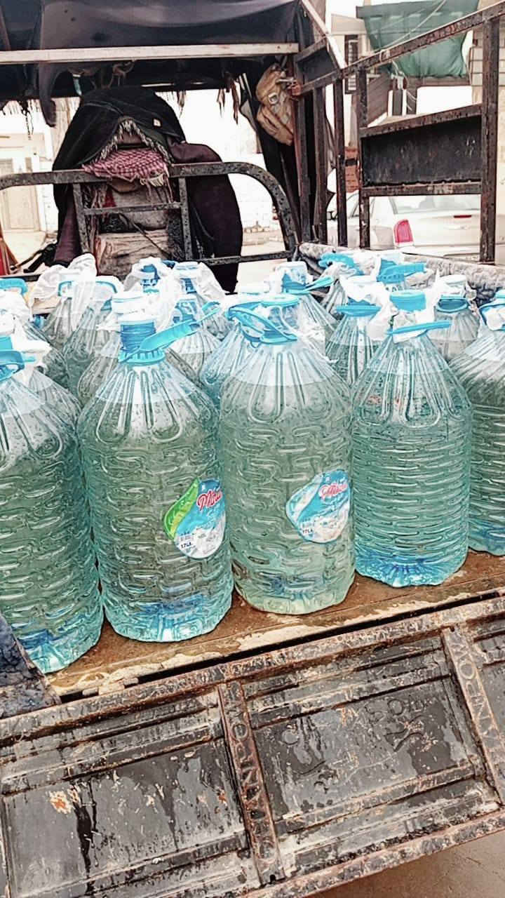 سلام عليكم 
يوجد نفط ابيض استلام اليوم بل شرط

القاروره ع 11
رقم الهاتف *********** واتساب هم بي
