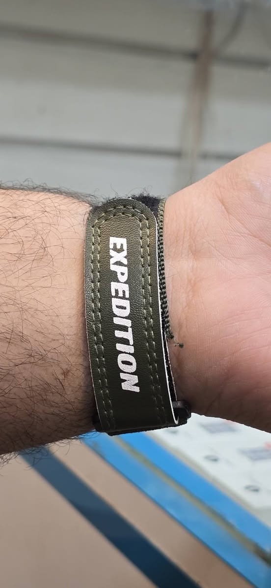 تايمكس امريكي  مال امزون
سير كتان  مع لاسق عسكري 
بدن تيتانيوم اميال لومينوس 
منفذ شهري زجاج الترا كلير مقاوم للخدش والكسر 
مواصفات عسكري  تحفه فنيه 
 فول تختيم 
السعر ١٥ الف على اول تم


**إذا كنت صاحب هذا الإعلان وتريد حذفه لأي سبب، رجاءا أرسل رسالة إلى الدعم الفني**