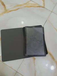 ايباد • ١ تيرا • كيبورد