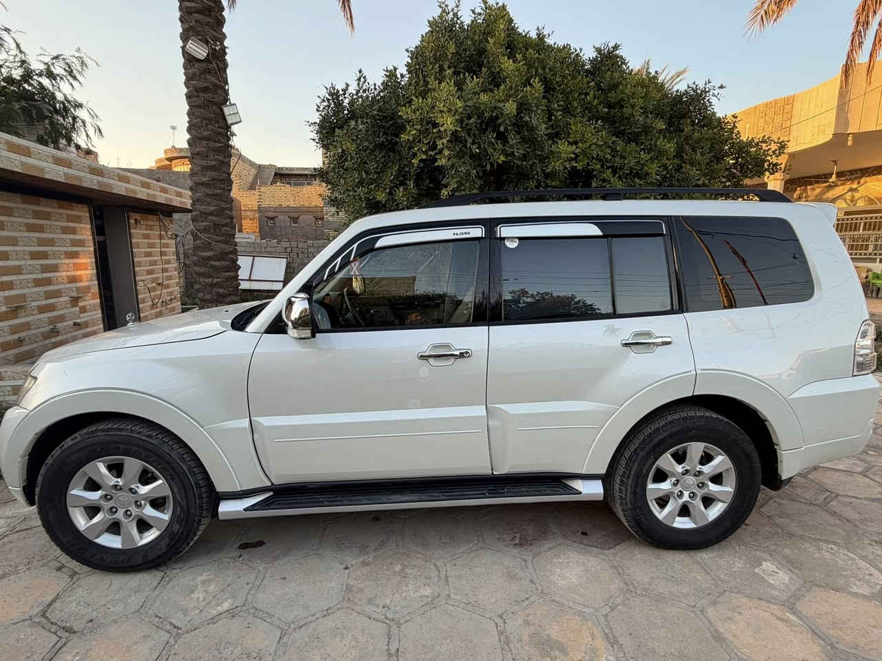 باجيرو حبتور 2015 مكان السياره بابل  فول رقمها سليمانيه بيها ملاحضات قليله جدا السعر180  وبيها مجال قليل لاستفسار الاتصال ***********
