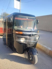 تكتك 2022للبيع مصبوغه صبغ عام وبيها قليل خياسات   سعر 7وبيها مجال 0775...