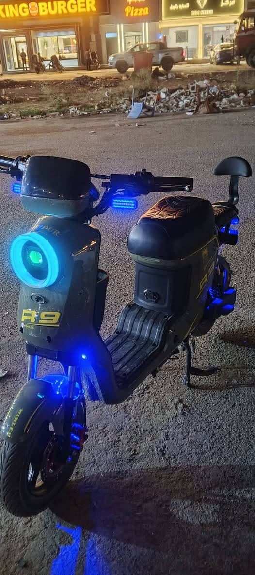 السلام عليكم
دراجة R9
2026
خمس بطاريات دراجة جديدة بمعنئ الكلمة 
450 وبيها مجال 
*********** مكاني بغداد المشاهدة
