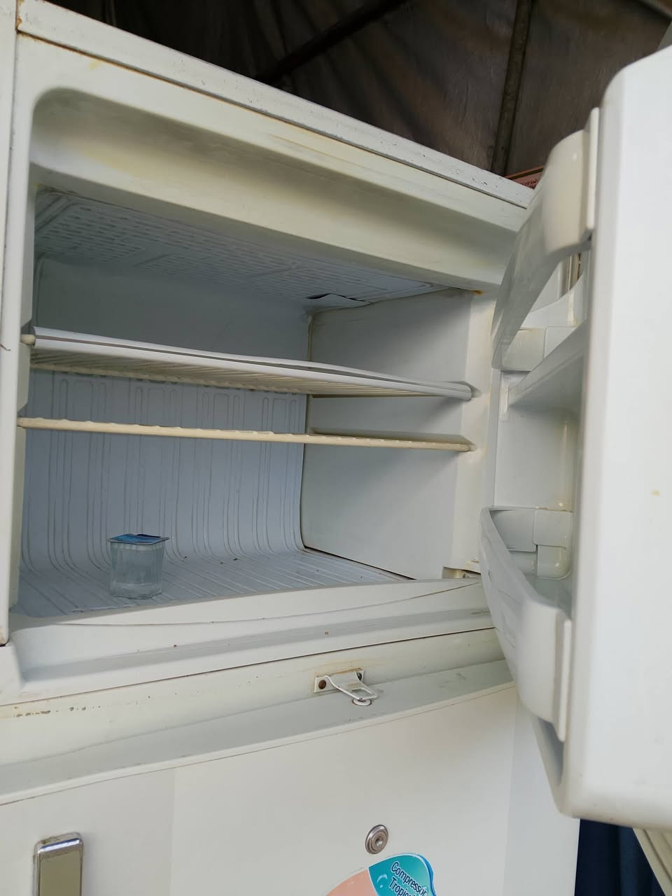 ثلاجه كبيره درجة اولى ٢٥٠
***********
