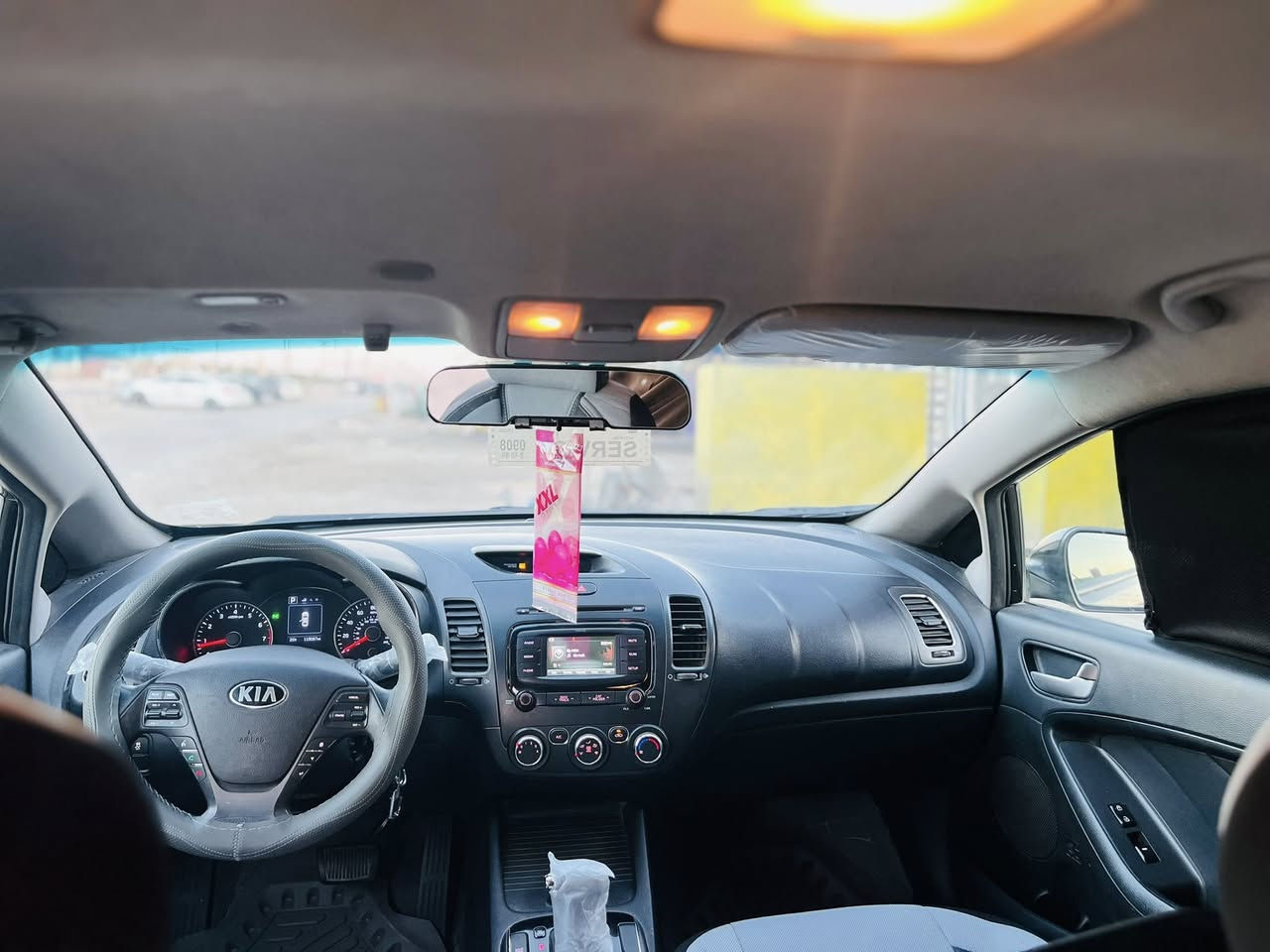 السلام عليكم كيه فورتي 2017 نص مواصفات حره رقم مثنئ تحويل مباشر وارد امريكي ماشيه 120 ضرر جاملغ وبنيد وصبغ جاملغ خلفي  بدون ضرر عابر كير ايتي 6 نمر محرك 2000 دوش حداديه تخم تاير تبريد ثلج كير ومحرك شرط جاهزه للخير مابيه نقص السعر 100 وبيه مجال للطيبين مكاني رميثه واتساب *********** 
اتصال ***********
