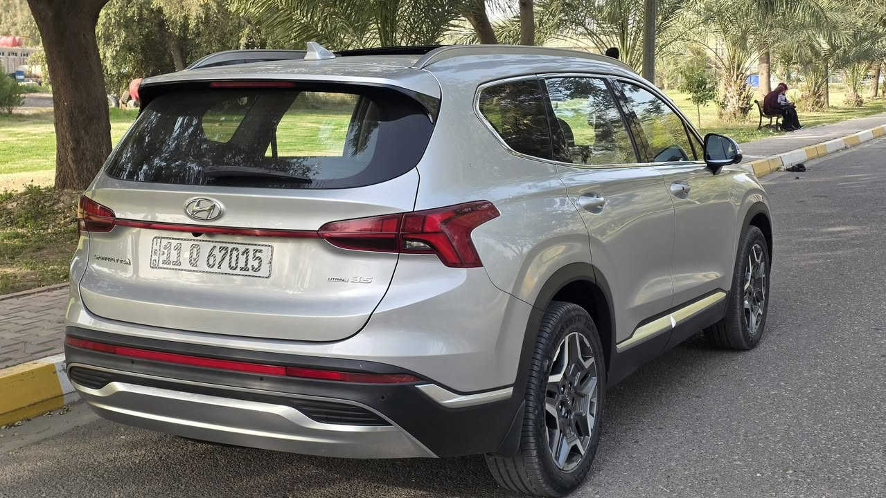 السلام عليكم للبيع هونداي سنتافي ♕2023♕ خليجي تحويل مباشر
فول موصفات 
داخل جلد اسود بلادي
4 كامرات 
3 قطع تبريد 
7 راكب 
بانوراما
محرك 6 سلندر 
ماشية 23 الف
بصمه تشغيل عن بعد كشنات كهرباء السيارة جديدة بمعنى الكلمة

السعــر 277$

موقع السيارة بغداد الدورة او الجادرية

للأستفسار الاتصال 
***********
***********
