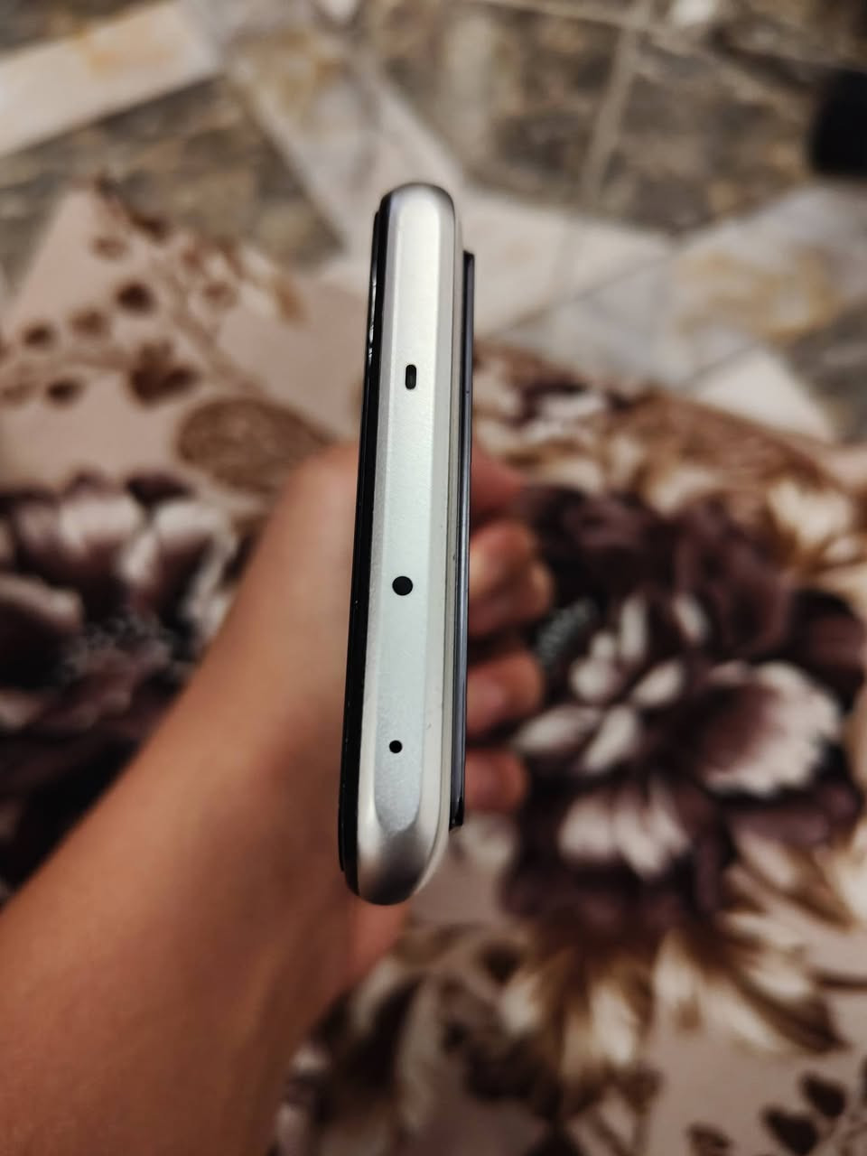 للبيع او معارض
ريلمي جيتي نيو 5 SE ذاكره 1 تيرا 
البطاريه 5500 رام 16+4 الكاميرات 
16 اماميه خلفيه 64+8+2 جهاز شرط نضافه 
ولا مفتوح 120 فريم جهاز فول مواصفات مواصفات 
السياره SE شرط نضافه جهاز شرط مامفتوح 
الموشراي لايتصل ولايتعبني 
*********** ولي عندو مراوس اراوس
*********** بس جهاز مامفتوح ولامبدل بيشي
