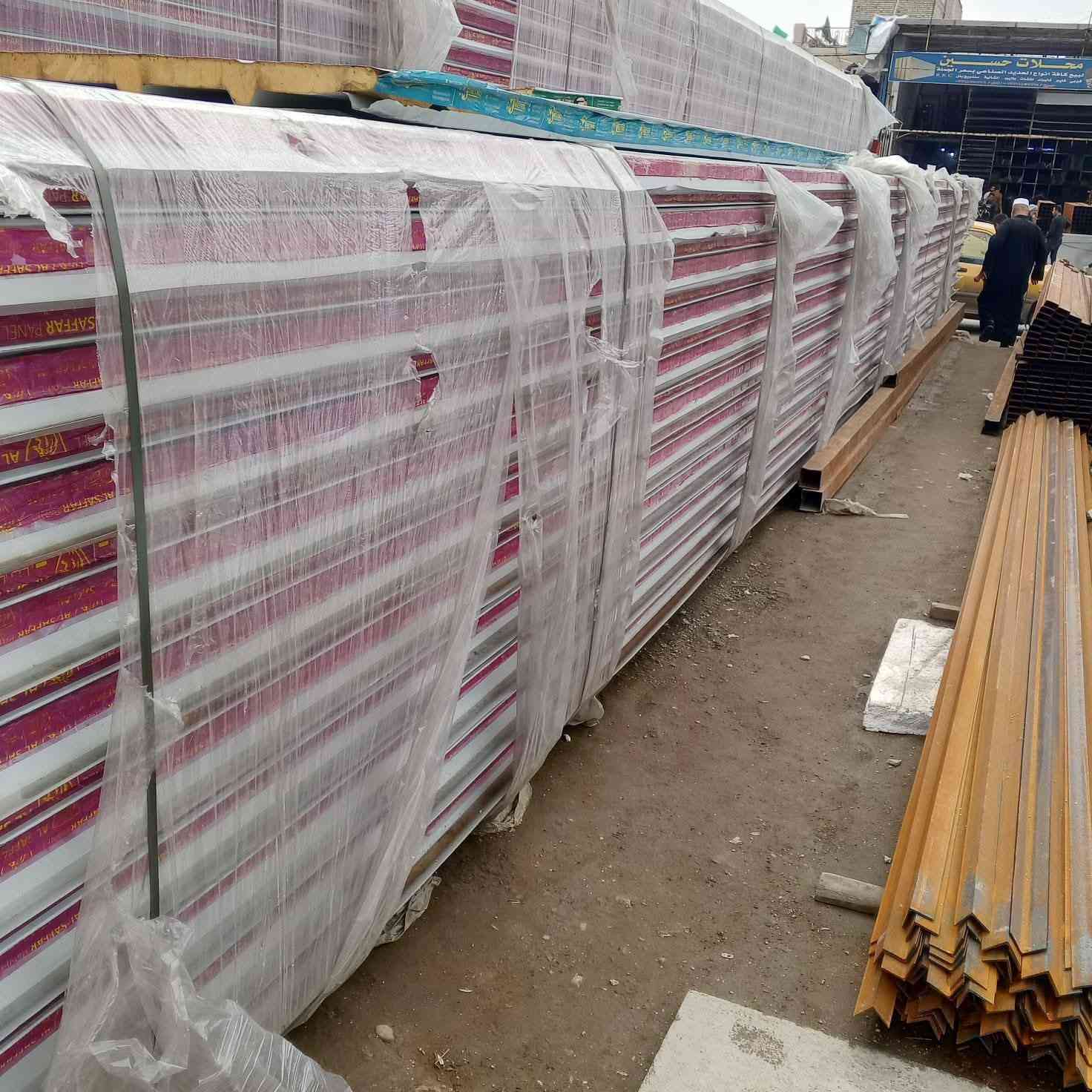 سلام عليكم  
لبيع سندويج جديد 
كافه نوعيات والقياسات 
يوجد لدينا حديد صناعي بوري زاويه جديد 
يوجد لدينا خدمة توصيل حسب الاتفاق مكان بغداد للاستفسار الاتصال على الرقم ***********
