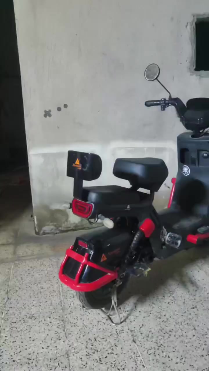 سلام عليكم عندي ماطور شحن نظيف حيل مستعمل شي قليل بحي سومر السعر 200 وبي مجال بسيط التوصل على ارقام ***********
***********
