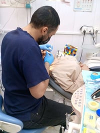 عياده الدكتور منذر سعدون لطب وجراحه الاسنان🦷 التقويم  وزراعه الاسنان و...