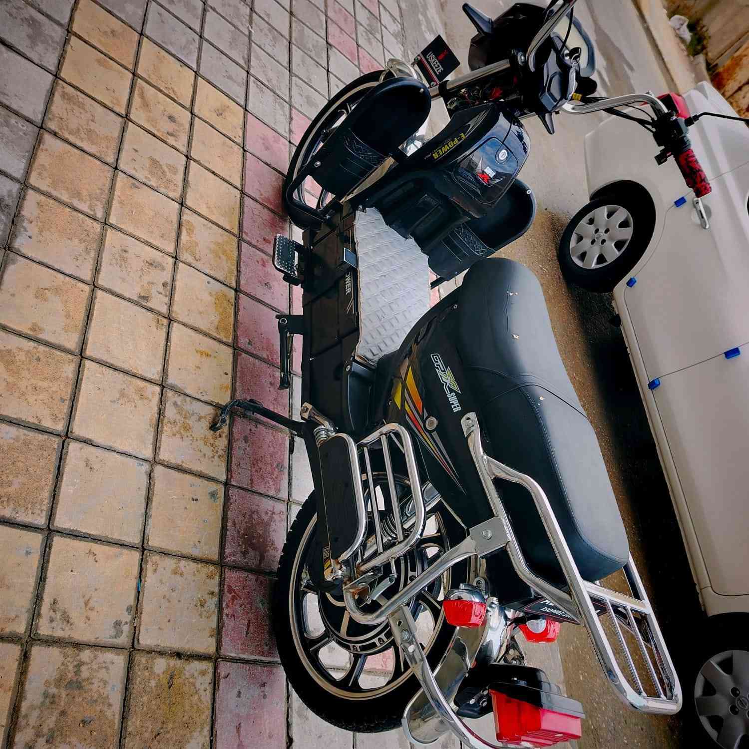 السلام عليكم من رخصة الادمن 
عندي موطور شحن للبيع 
الموطور بعدة جديد بطاريات بعدهن جديدة كهربائيات كلة شغالة سويج + ريمود 
سعرة ((425)) بي مجال 
المكان داخل الرمادي
استفسار ((***********))
