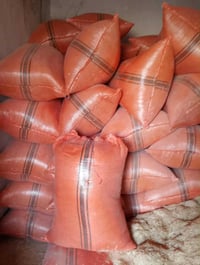 تبن للبيع مال السنة نضيف حجم الشليف 90 سعر الواحد 4000 07747622104