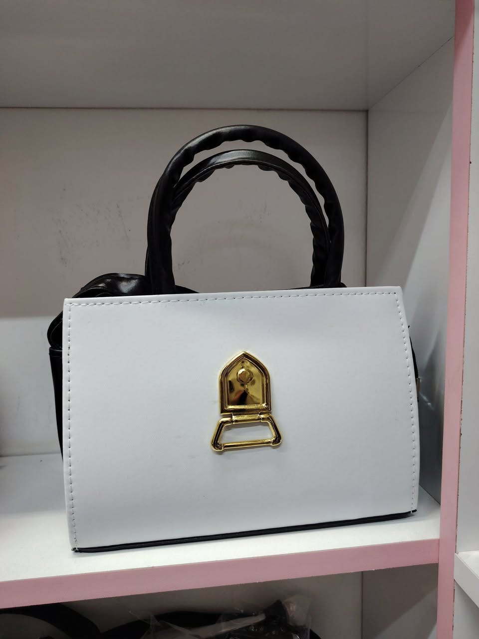 السعر 5000


**إذا كنت صاحب هذا الإعلان وتريد حذفه لأي سبب، رجاءا أرسل رسالة إلى الدعم الفني**