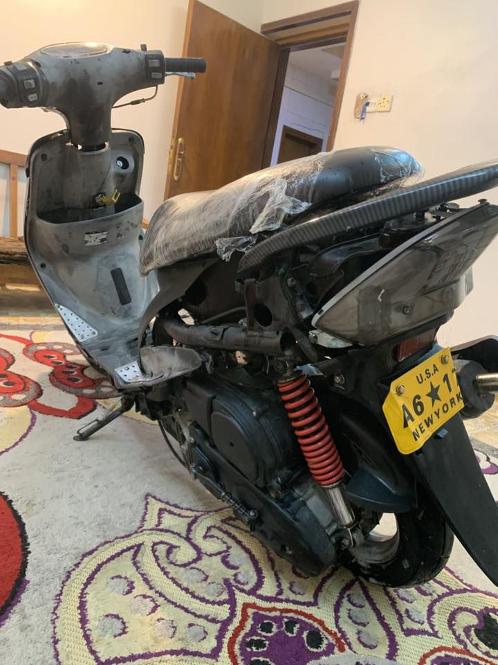 سلام عليكم ماكس منغولي للبيع كهرباءيات كلها شغالة سلف نقص ل هندر خارط و المكينة بيها فيبس ماعرف شنو هاذ نقص بعد مابيها اي شي كفرات كاملة تريشة موجودة نكرة ب اي وكت محتاج فلوس سعرها 250 و بيها مجال قليل كلش مكان بغداد الامين اثانية شارع الزامل للمعلومة أبيع كوم حديد لاستفسار رقم ***********
