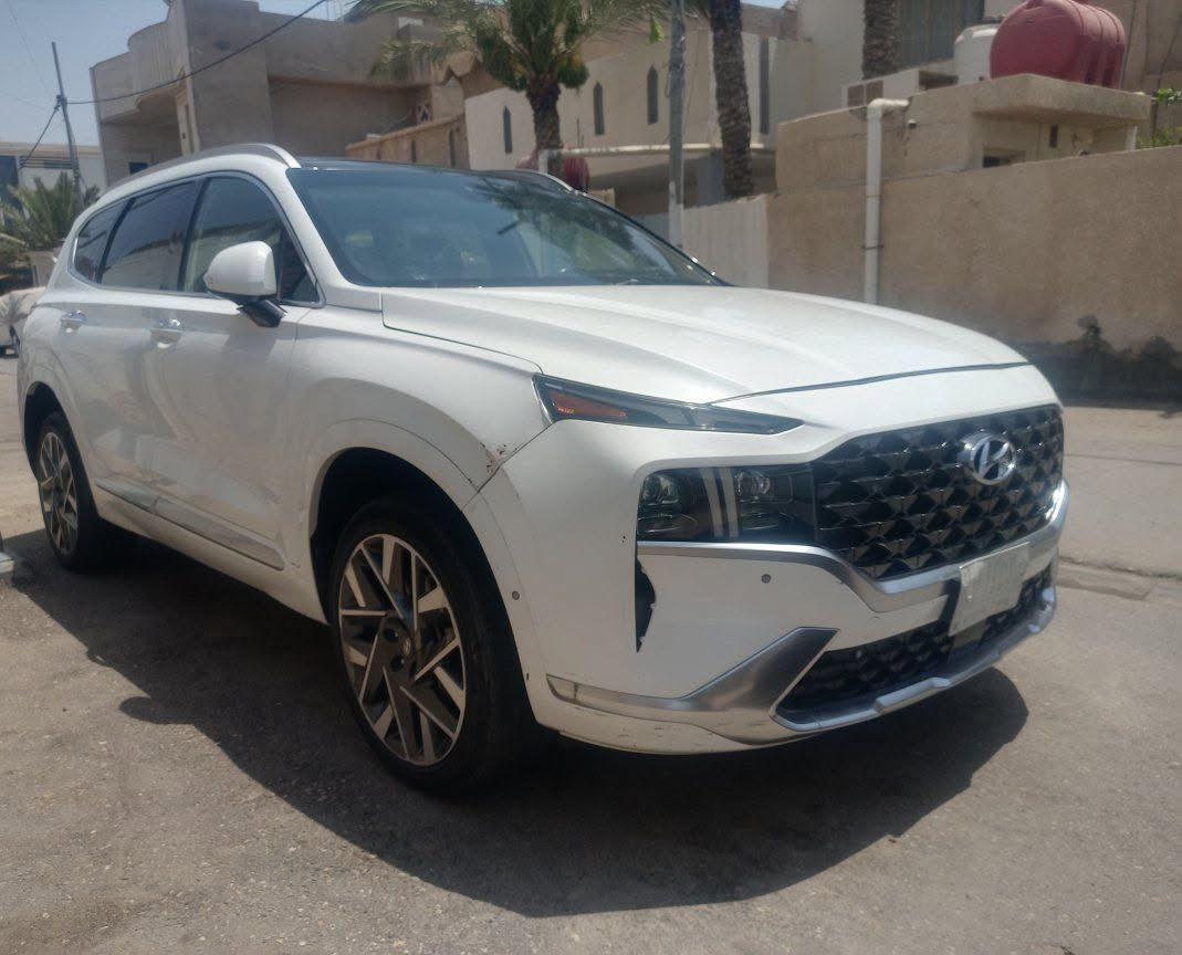 للبيع او مراوس
سنتافيا موديل 2022
محرك 2500 turbwoo
ماشي ٤٩ قابل للزيادة 
فول مواصفات ١/١
خمس كامرات رادارات تدفئة وتبريد بالكشنات قيادة ٣ وضعيات والرابعة عن طريق البصمة 
ضرر سطحي تبديل ٣ قطع جاملغ سايق وبابين بدون اي  گص
صبغ اسفل قبق الجنطة للجمالية
السعر ٢١٥ بيها مجال
سيارة حلوة وجاهزة وفول مواصفات ورقم بغداد تحويل بالإسم
العنوان كوت الزهراء ***********
