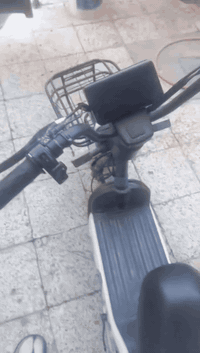 سلام عليكم دراجه شحن للبيع شغاله بصمه وسويج وكرت فقط التاير اليكدام طاكه الكصبه السعر 200وبيها مجال بسيط عنوان بغداد حي العامل ***********
