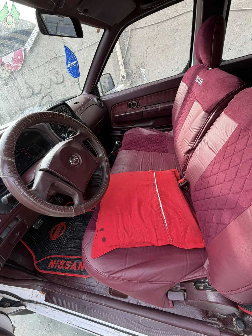 السلام عليكم بيكم نيسان ٢٠١٣ السياره كامله وحلوه الرقم ميسان السعر ١٠٠ ورقه الشراي يخابر *********** مكاني بغداد
