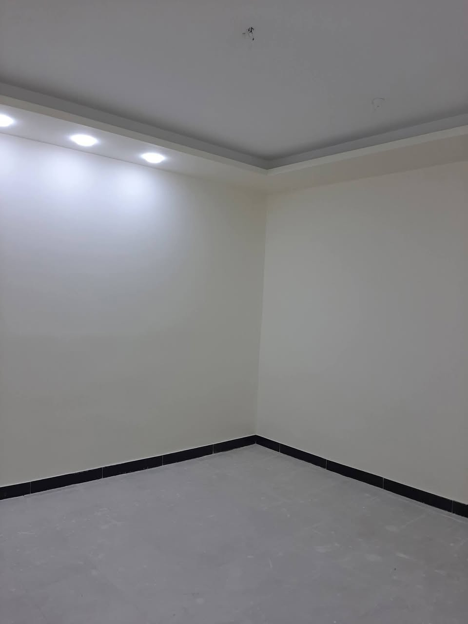 بيت للبيع ١٠٠ متر طابقين صب كونكريت طابوق جمهوري ثلاث غرف نوم وصالتين ومطبخ واستقبال  حي ابو طالب منطقه ٧٧ مقابل دور القظاه  للاستفسار اكثر اتصل على رقم ***********  واتساب  موجود
