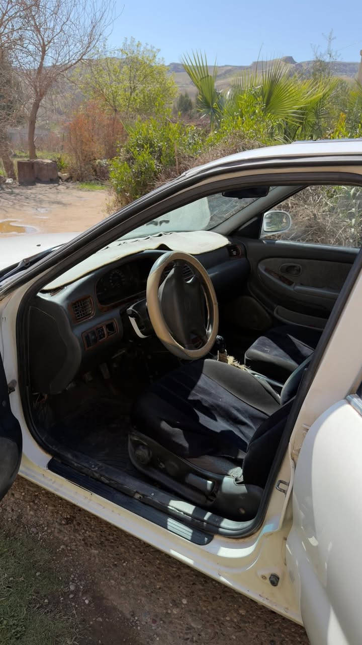 السلام عليكم

للبيع سيارة 

نوع كيا كريدوس 

موديل 1998 

رقم صلاح الدين شرط التحويل 

صدر امامي جديد خلفي نص عمر 

4تايرات اخو الجديد 

كير محرك شرط 

كهربائيات كلها شرط 

تبريد يحتاج غاز تدفئة شغاله 

ملاحظة السياره مصبوغه حزام 

السعر المطلوب 30ورقه اوبيهامجال قليل 

مكان السياره صلاح الدين بيجي قريه المسحك 

للاستفسار اتصل ***********
