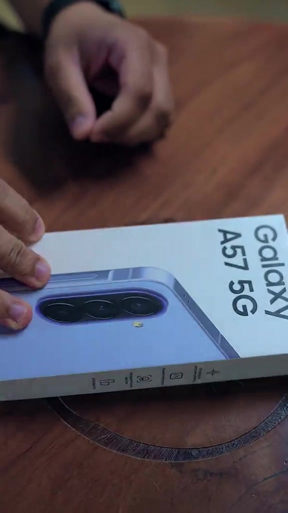 ‏📱 Samsung Galaxy A57 5G تصميم راقي + أداء يعتمد عليه بكل تفاصيل يومك 📸 كاميرا تحوّل لحظاتك لذكريات فخمة ⚡ سلاسة بكل حركة… بدون أي مجهود 🔋 بطارية تخدمك من الصبح لليل بكل ثقة 💧 مقاوم مي وغبار… لأن التفاصيل تفرق إذا تحب التميّز… هذا الجهاز يمثّلك  💥


**إذا كنت صاحب هذا الإعلان وتريد حذفه لأي سبب، رجاءا أرسل رسالة إلى الدعم الفني**