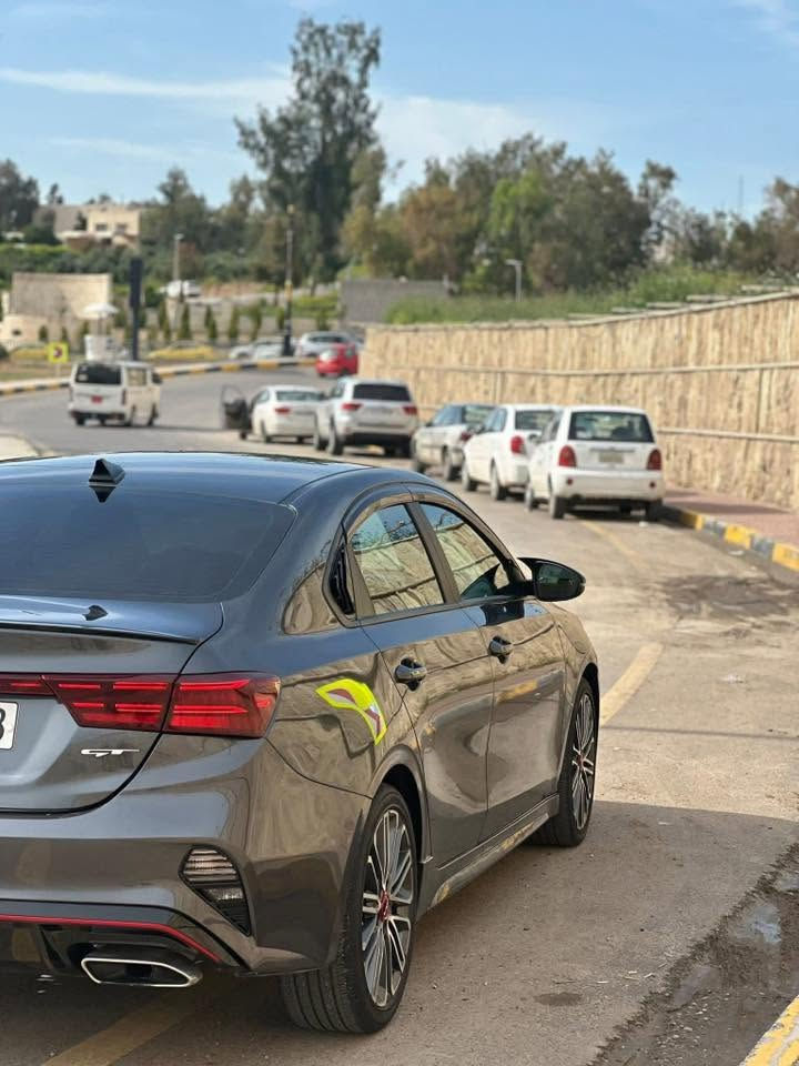 جي تي . جديدة

🚗 كيا فورتي GT موديل 2023
سيارة رياضية بحالة ممتازة ومواصفات كاملة
🔹 المحرك: 1600 تيربو قوي واقتصادي
🔹 الكير: أوتوماتيك 7 سرعات (DCT)
🔹 شاشة كبيرة أصلية
🔹 شفتات تبديل سرعات بالستيرن
🔹 كاميرا خلفية
🔹 رادار أمامي وخلفي
🔹 نقطة عمياء
🔹 أوتو هولد (توقف ذاتي)
🔹 هاند بريك إلكتروني (زر)
✨ مواصفات إضافية:
ويلات 18 سبورت
دبل كزوز حقيقي
سبايدر أصلي بالجنطة
تشغيل بصمة 
تشغيل عن بعد 
شحن موبايل لاسلكي سريع
تبريد منفصل (مناخين) + تبريد خلفي
مقاعد جلد ومخمل أصلية
ضرر السياره باب واحد 
مكان السياره الموصل الأيسر
التصال ***********
السياره مال جناي كلش نضيفه وجديده كلها وضع شركه ماشيه ٣٢ميل رقم أربيل تحويل ثاني يوم
