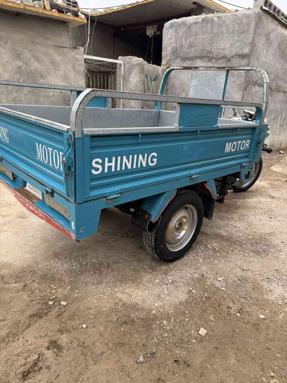 سلام عليكم  ٢٢ مكفوله  بدي مغلف مكاني كوت لجديده سعره مليونين الشراي يشلع عيوني ***********  انسه شي اسمه عطل ستوته نضيفه مال جناي بياع شراي اطلع كبل لاتكسر بحلال العالم  واعتذر عن الاطاله 🫶
