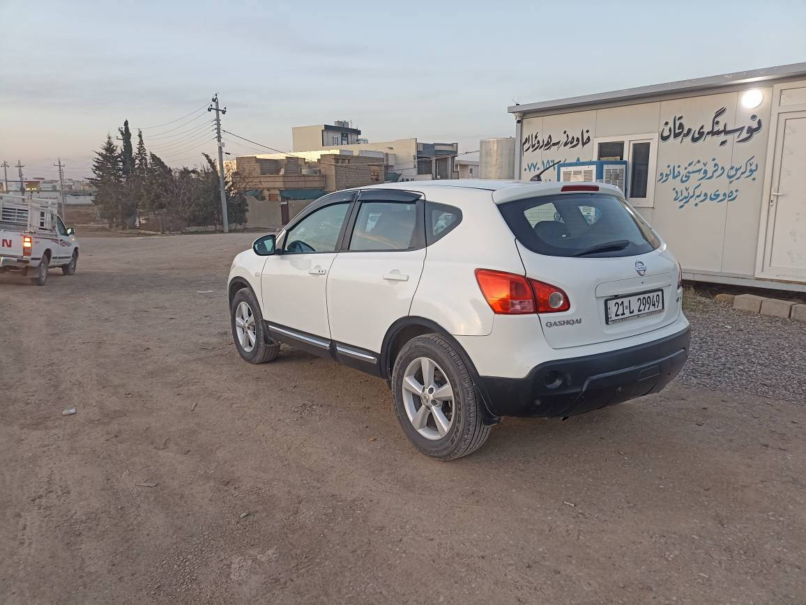 بەناوی خوای گەورەمیهرە نەوە
نیسنا قشقا بوفروشتن مودیل 2008
دەبل اکسل سەنەوی تازەیە 2030 جوارتی لوک لەژیریتی
یەک پارەجی بویاخە خەلیج شوین جمجمال
سعر 95 وەرەق کەمیک مجل
*********** شمشمل, السليمانية
