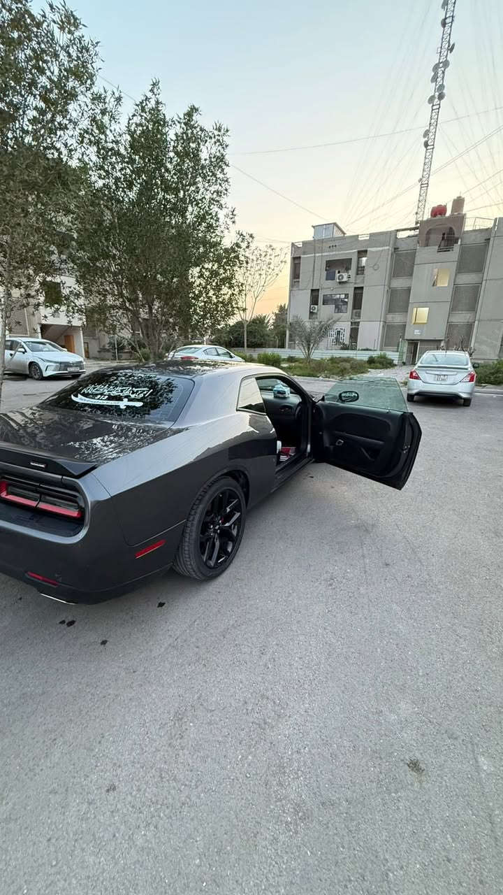 جالنجر لاست كول 2023
سلام عليكم

من القطع النادره 

ماتصور اكو جالنجر بهيج نظافه وحادث وموديل وسعر
اخويه العزيز اقره المنشور وشوف صورها زين وخابر وتدلل 

سبب البيع لظرف ومحتاج نقد

للبيع دوج جالنجر GT 2023 لاست كول الاصدار الاخير
محرك V6 / 3.6 المرغوب كير محرك صدر كفاله السياره مماشيه هوايه اصلاً 

السياره جديده ماشيه فقط 24 الف مايل فقط 

رقم بغداد انكليزي الجديد وشرط رقم مميز جداً
السياره بسمي شخصياً تحويل مباشر باسمك ثاني يوم

حادث السياره موضح بالصور بدون دواخل ابد كدامكم مجرد طخطخات وراجعه شغل درجه اولى صفاح السياره شرط موس وتجي تشوف بعينك مو سوالف 5 قطع صبغ فقط

السياره بدوووون ايرباك والصور كدامكم جديده الله يشهد وبدون تزويد ابد مملعوب بيها على وضع الستوك / شركه

السعر المطلوب 189 ورقه وبيها مجال بسيط ان شاء الله

مكان السياره حي السلام او حي الجهاد

للتواصل *********** ابو مريم
