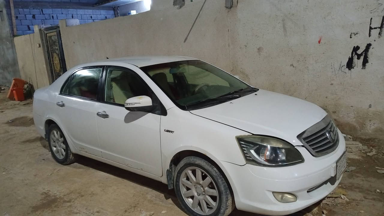 جيلي موبل ٢٠١٣ اوتوماتيك رقم بغداد مكينة بلادي حدادية فول تبريد  شغال مامشتغلة خط ابدا من الشركة للسايق موظف .. معمرة خياسات 
سنوية منتهية مكانها بصرة الجزيرة سعر ٣٥ وبي مجال رقم ***********
