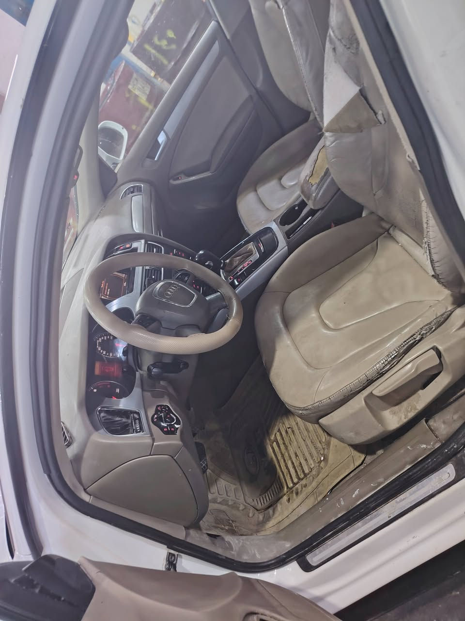 اودي 2010 فول مواصفات فتحه بصمه كير مكينه تبريد كفاله حداديه جاهزه تحويل مباشر بيهه مكانات صبغ السعر 59 رقم الهاتف *********** مكلف بل نشر
