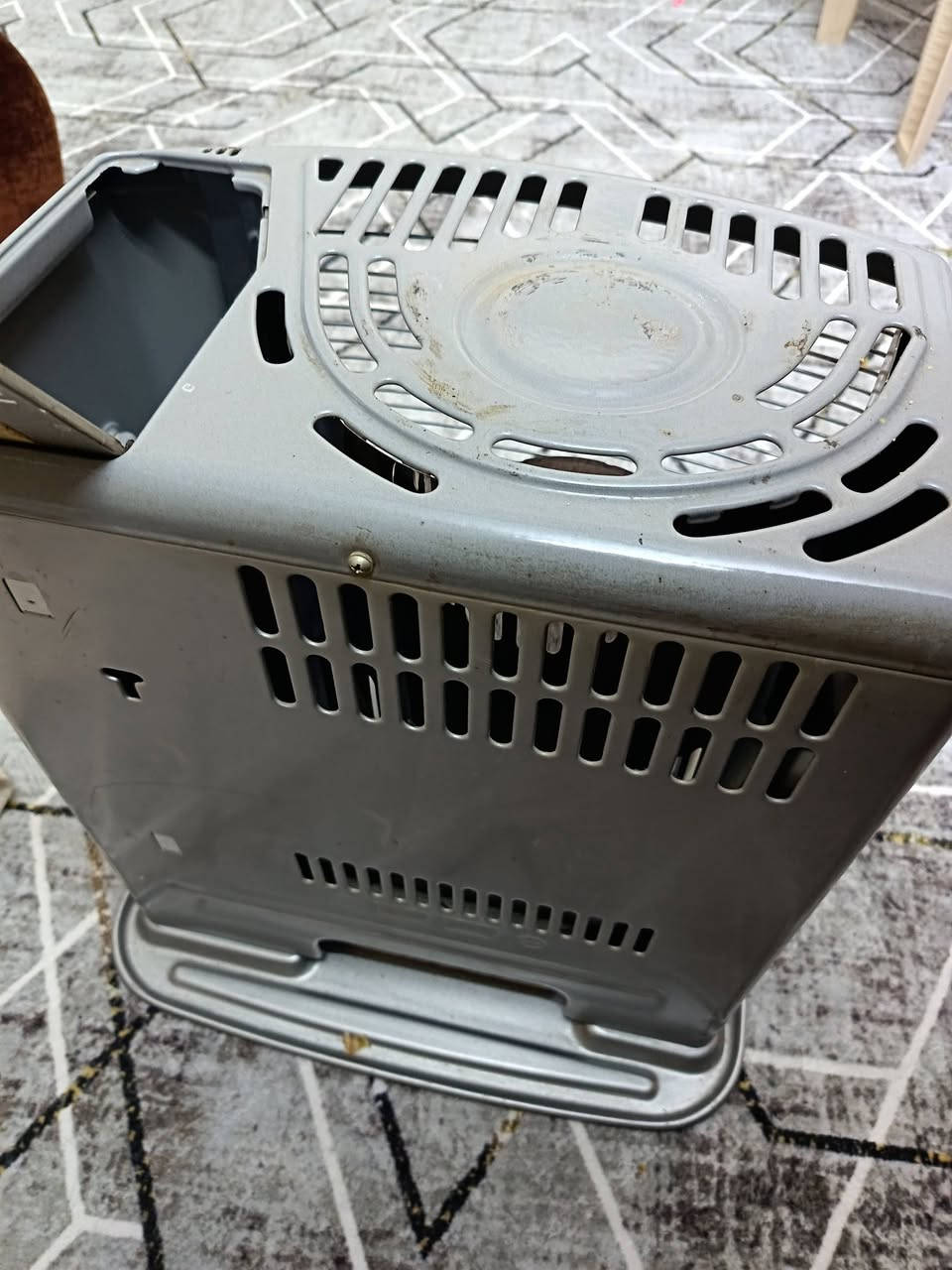 صوبه نفطيه حجم الوسط نظيفه كلش اخت الجديده
السعر ٧٠ الف دينار
حي البكرلي٠
***********
