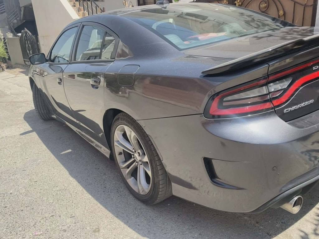 السلام عليكم 
للبيــــع ....
دودج چارجر 
Dodge Charger SXT
وارد امريكي .
موديل 2015 .
مكينه 3.6 V6 .
ماشيه 215,000km .حقيقي .
داخل جلد احمر .
شاشه چبيره .
كامره دواره .
ويل 20 نجمه .
لايتات عدسه زرع .
السياره مناقصه برغي محدثه GT .
استخدام شخصي ومتعوب عليه .
تخم تاير جديد شادله .
حادث السياره باب وچاملغ امامي جهة سايق بدون ايرباك .
رقم السياره بغداد سنويه بأسمي شرط التحويل .
مكان السياره سليمانيه
السعر 165
للاستسفار *********** السليمانية, العراق
