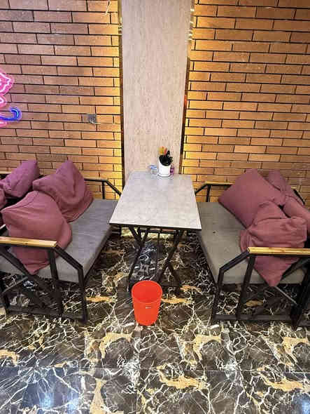 ميوزه وكراسي ومخدات كاملة نضافتهم مثل مموضح بالصور عنوانهم بغداد الحسينية للاستفسار: ‭٠٧٧٠ ٧٩٢ ٥٠٢٧‬
